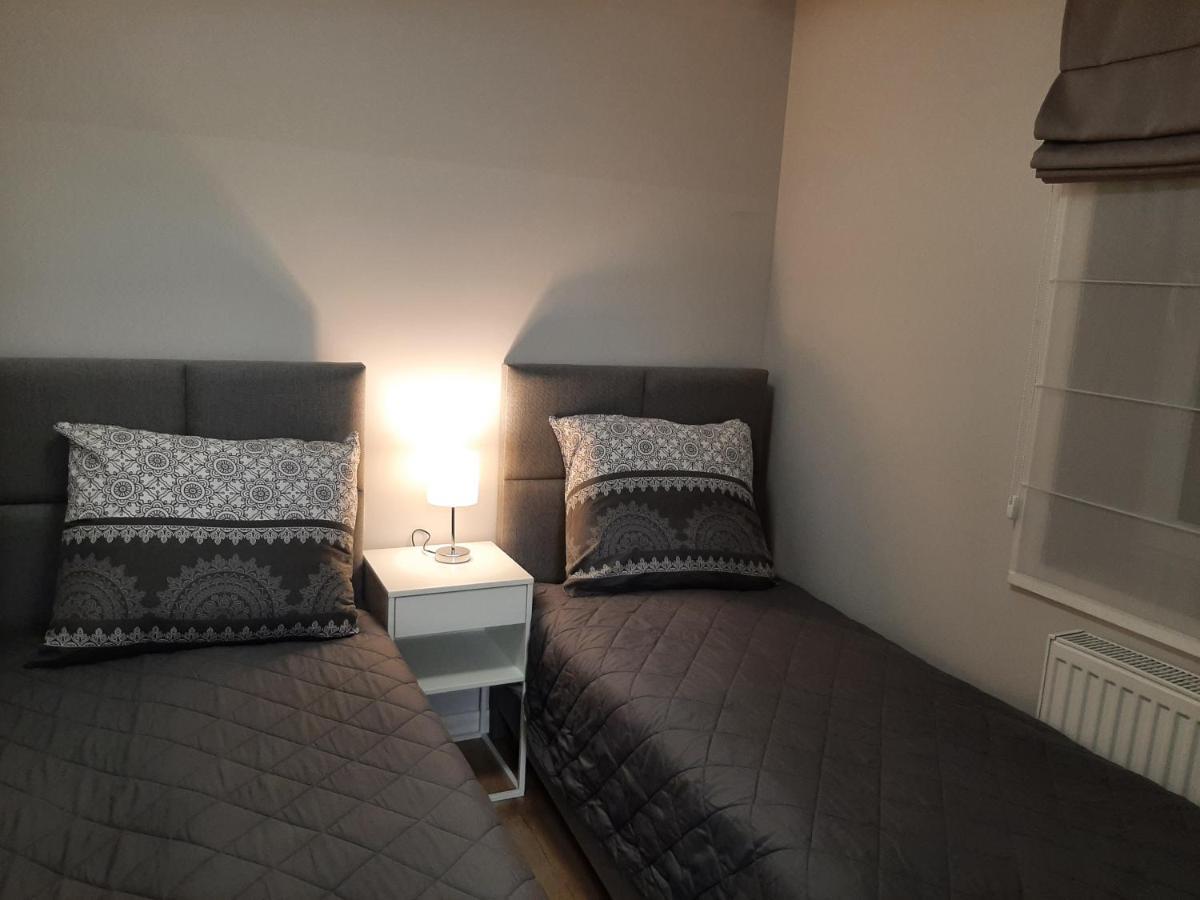 Central Platinum Apartments 14 รืบนิค ภายนอก รูปภาพ